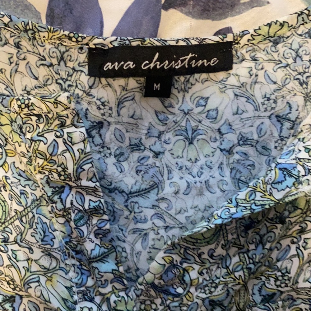 Small medium blouses - Picture 3 of 11
